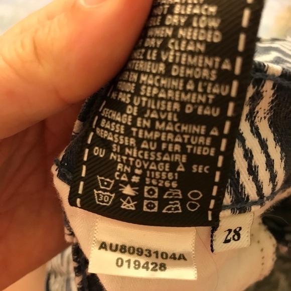 7 For All Mankind Crop Skinny Diamond Print Jeans - Picture 9 of 9